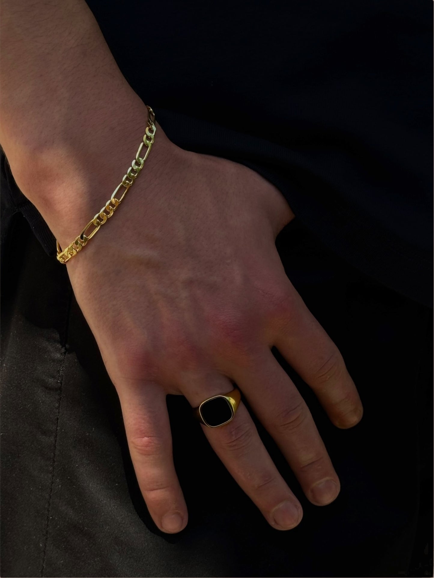 Men's - Solid men's ring with black stone – 925 silver, 18K gold-plated, unisex