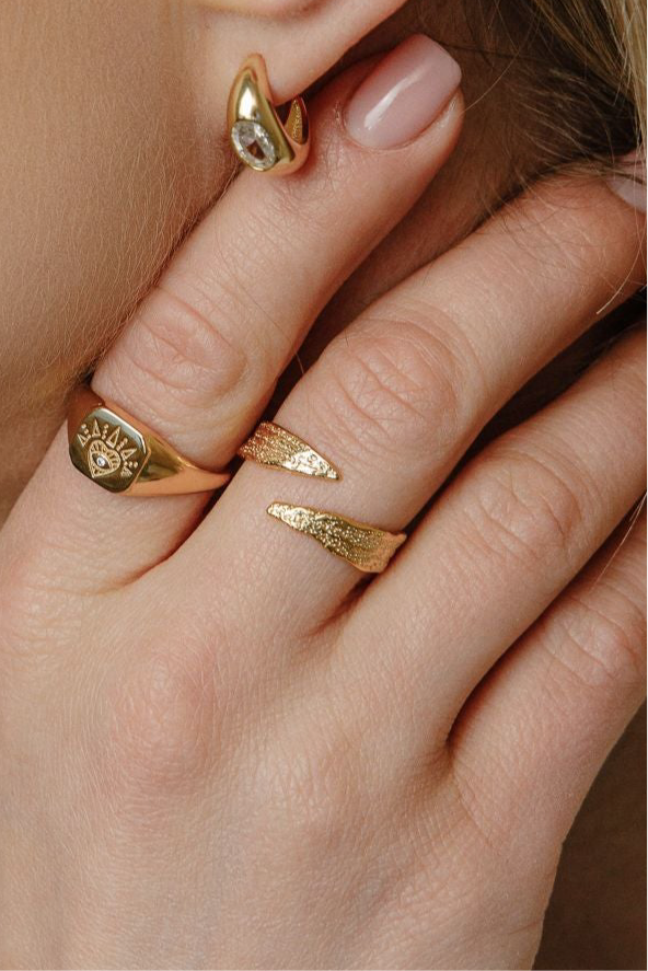 Textured hug ring engraved ring made of 925 silver gold-plated