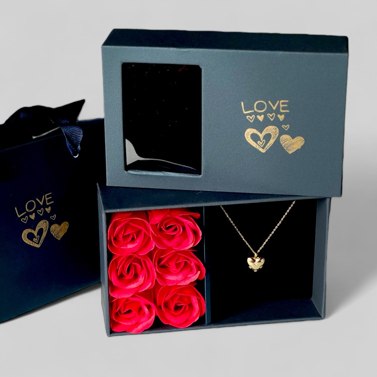 Saint Valentin - Anniversaire - Love Box avec roses et sac - Collier en forme de cœur incrusté de zircones en argent 925, plaqué or
