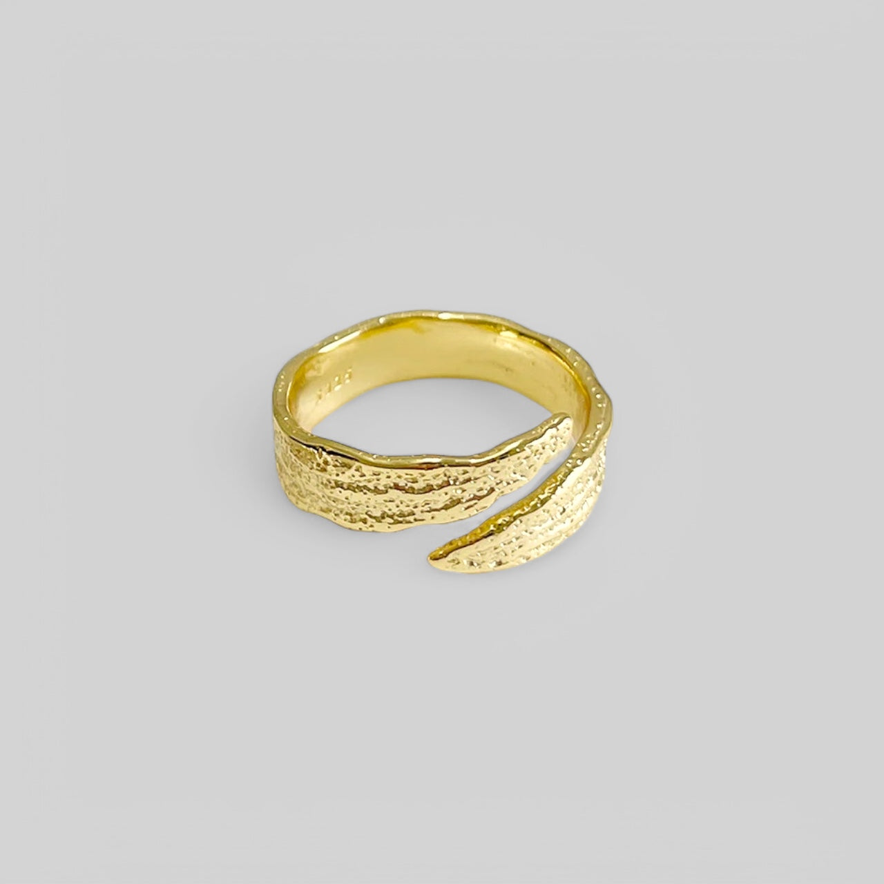 Textured hug ring engraved ring made of 925 silver gold-plated